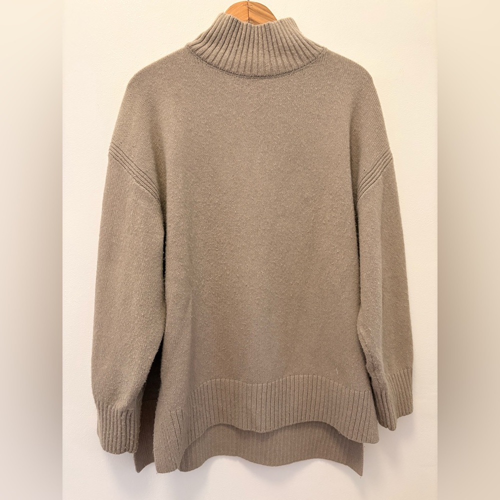H&M Taupe Turtleneck Sweater Size Medium